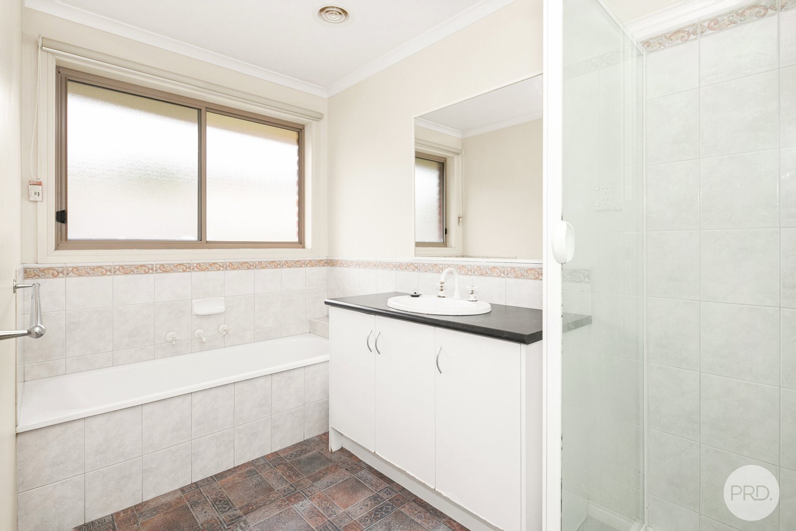 9 Tudor Avenue DELACOMBE 13