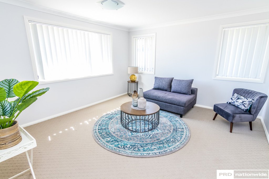 9 Tulipwood Crescent TAMWORTH 5