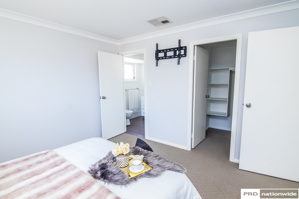 9 Tulipwood Crescent TAMWORTH 7