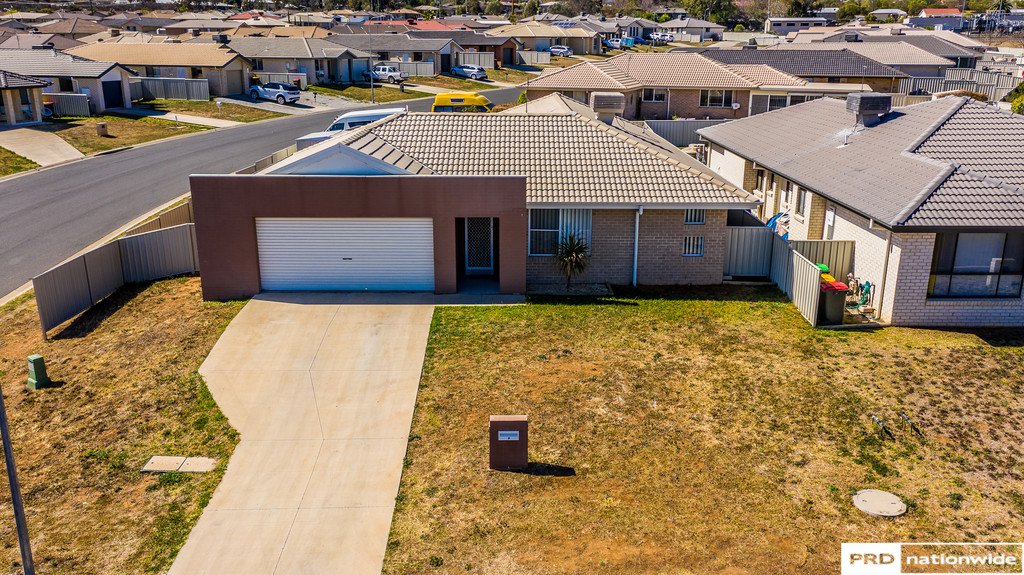 9 Tulipwood Crescent TAMWORTH 16