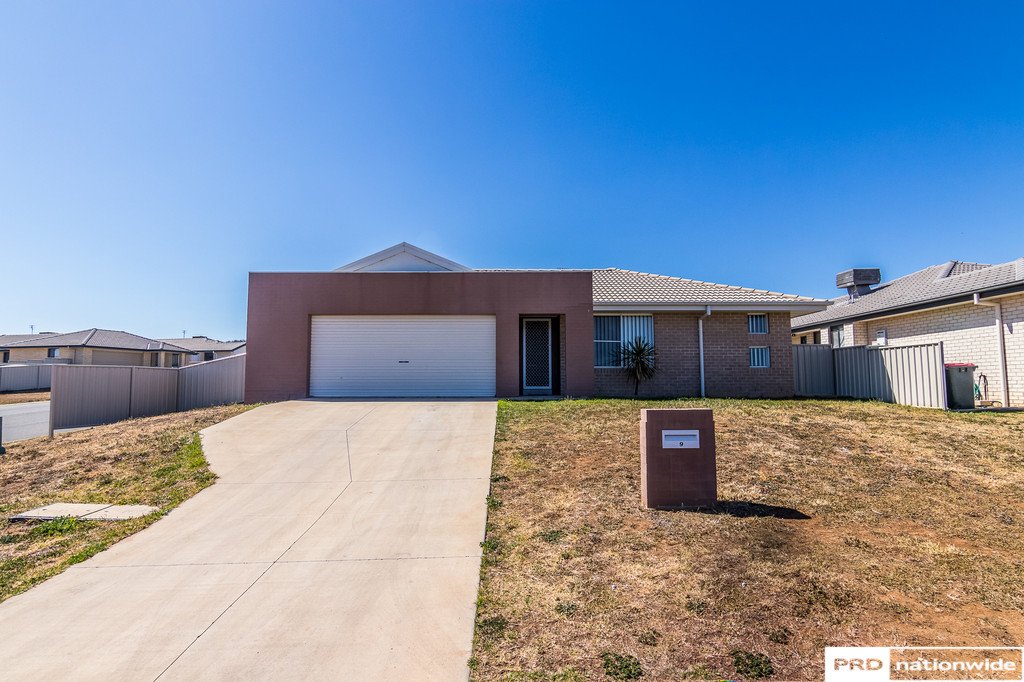 9 Tulipwood Crescent TAMWORTH 20