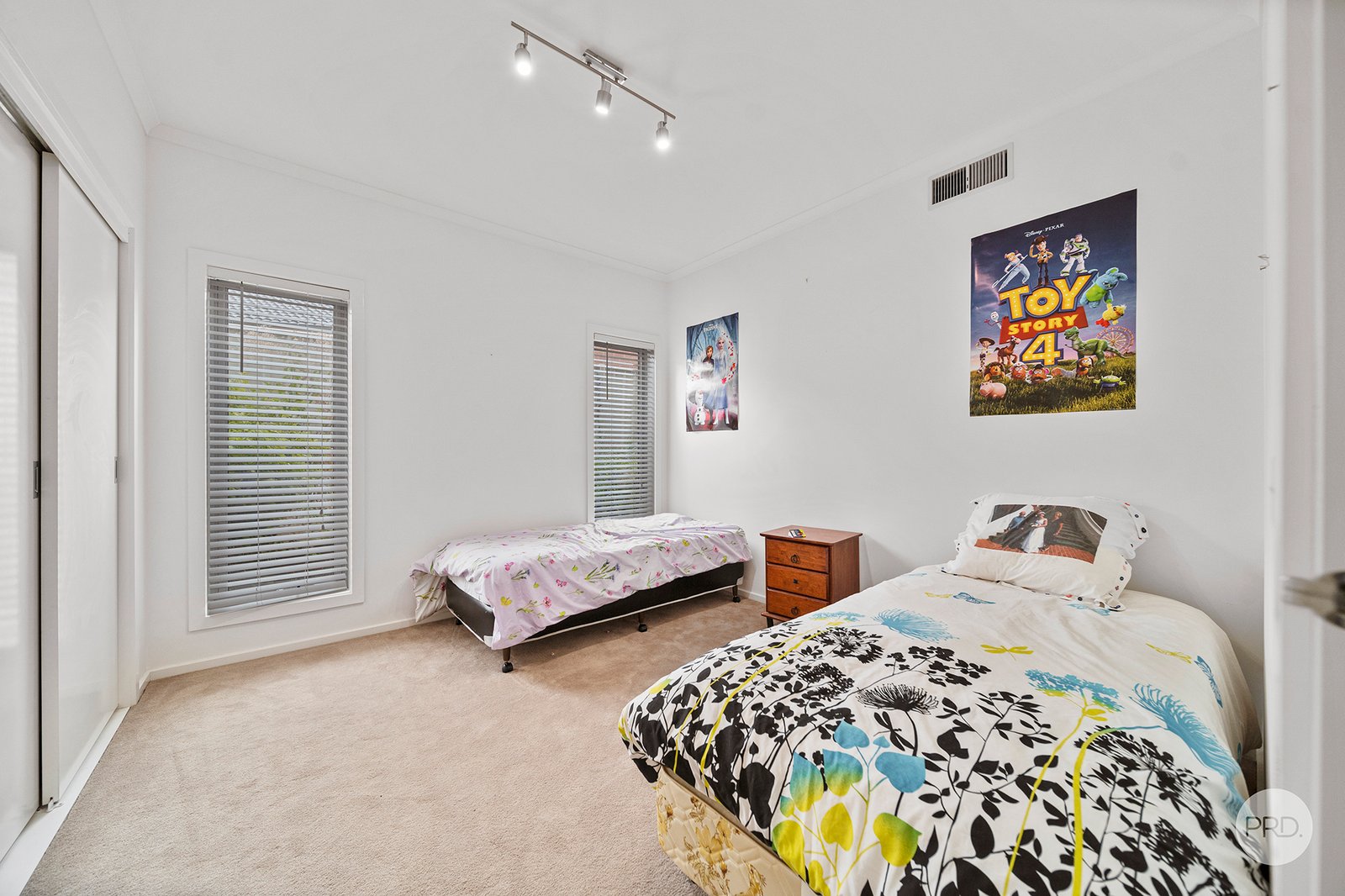 9 Tununga Circuit KANGAROO FLAT 11