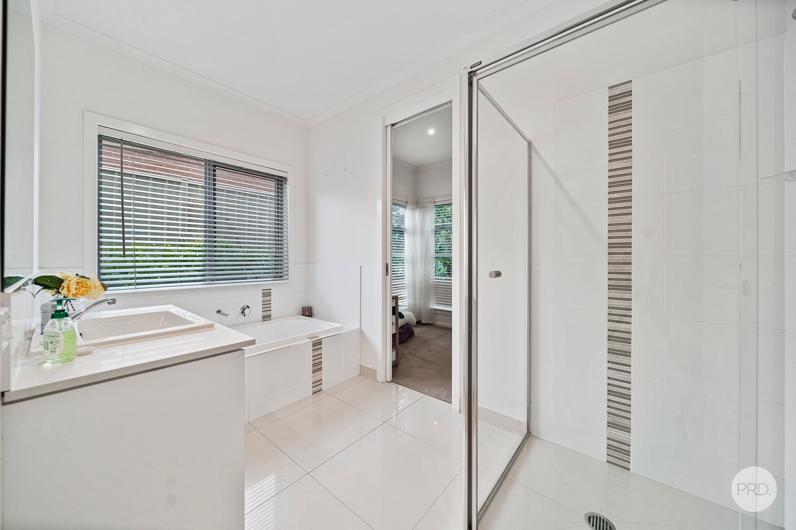 9 Tununga Circuit KANGAROO FLAT 12