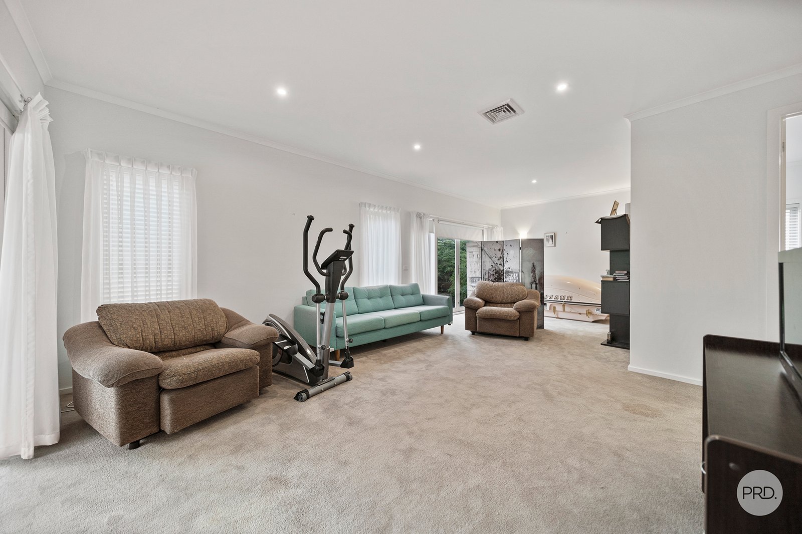 9 Tununga Circuit KANGAROO FLAT 14