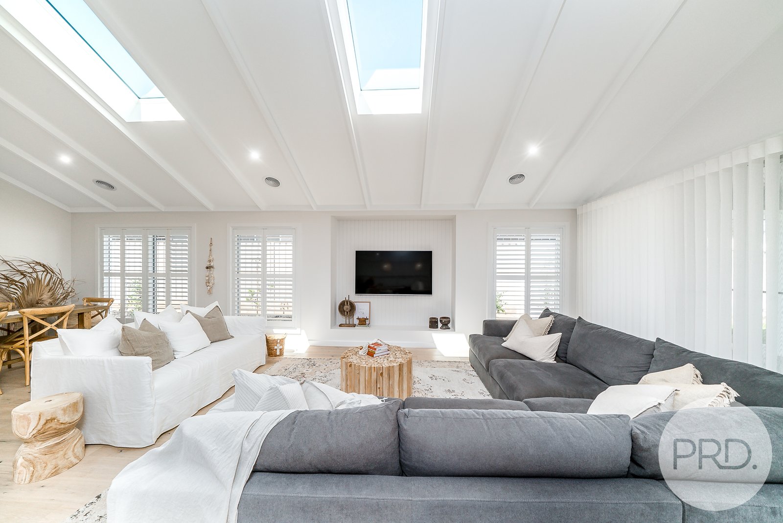 9 Turramia Crescent GOBBAGOMBALIN 6