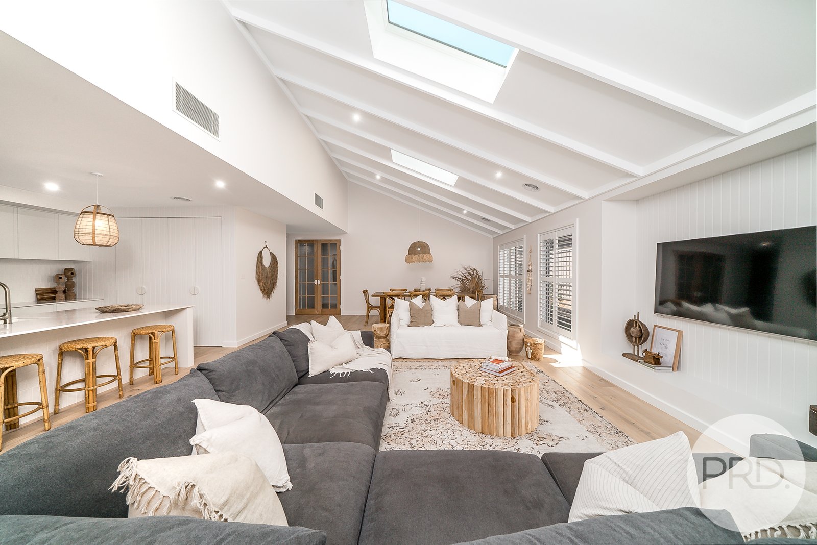 9 Turramia Crescent GOBBAGOMBALIN 8