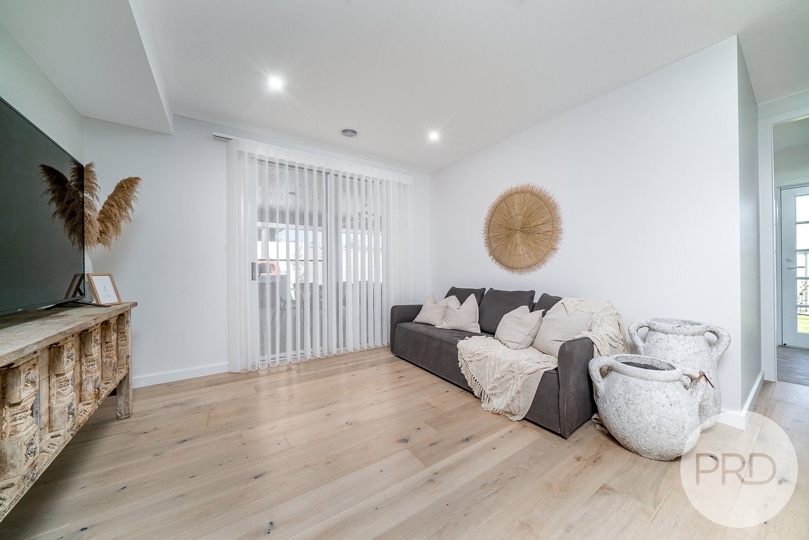 9 Turramia Crescent GOBBAGOMBALIN 17