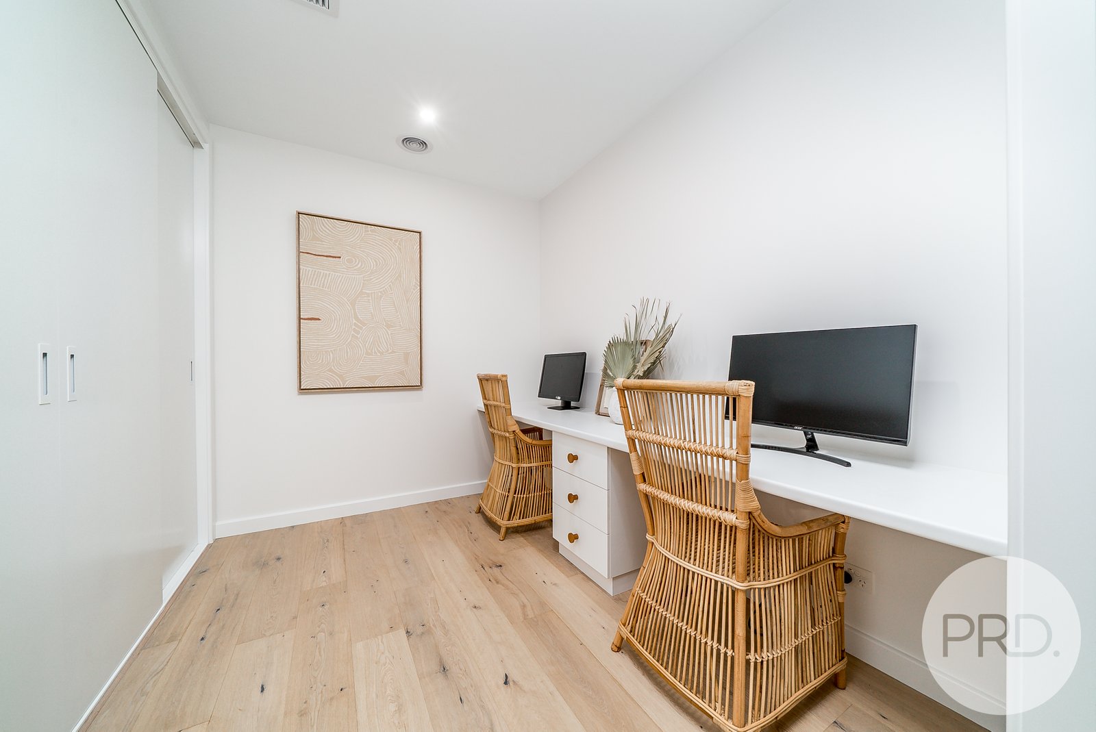 9 Turramia Crescent GOBBAGOMBALIN 18