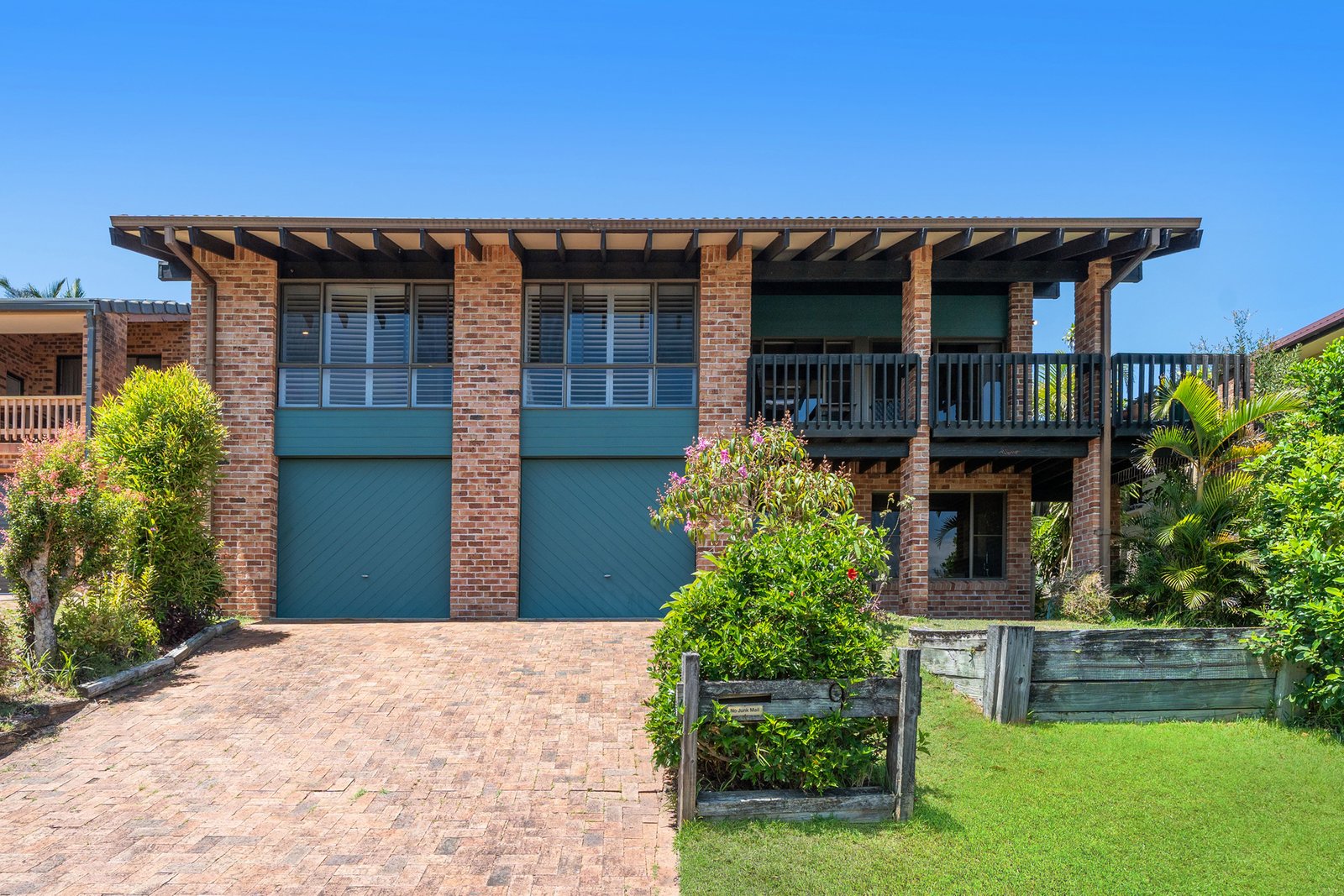 9 Unique Close CAMDEN HEAD 1