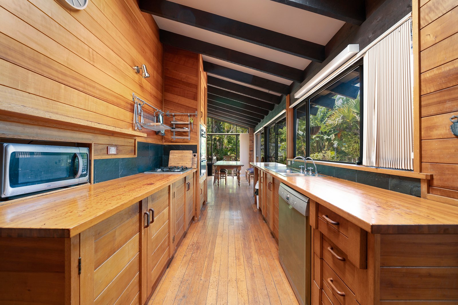 9 Unique Close CAMDEN HEAD 4
