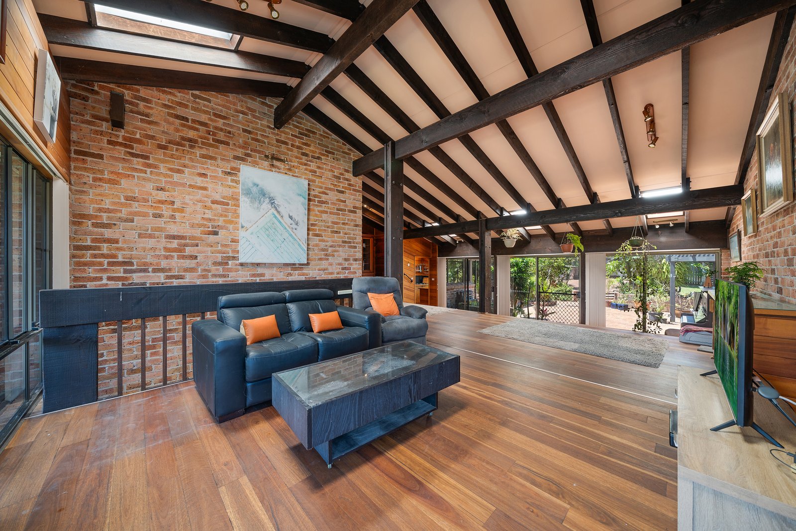 9 Unique Close CAMDEN HEAD 5
