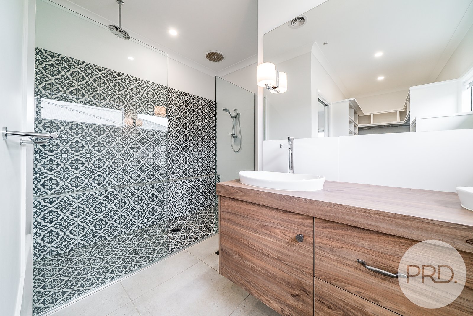 9 Wallaby Street GOBBAGOMBALIN 8