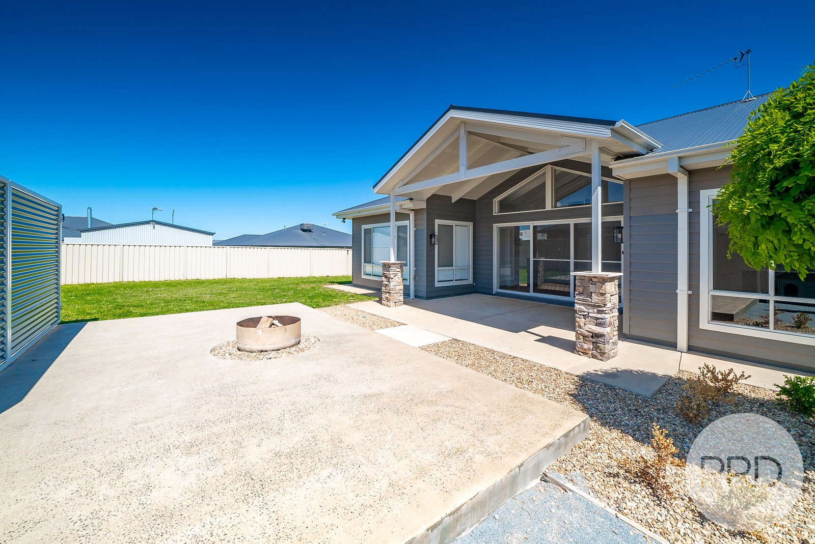 9 Wallaby Street GOBBAGOMBALIN 14