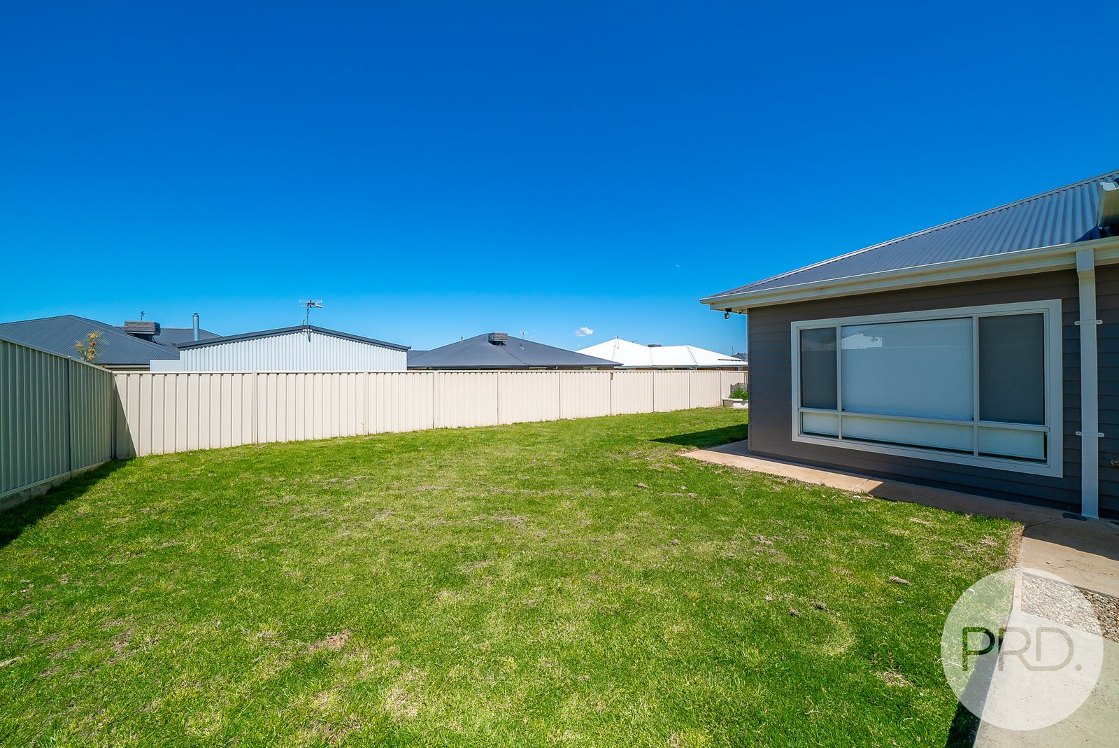 9 Wallaby Street GOBBAGOMBALIN 15