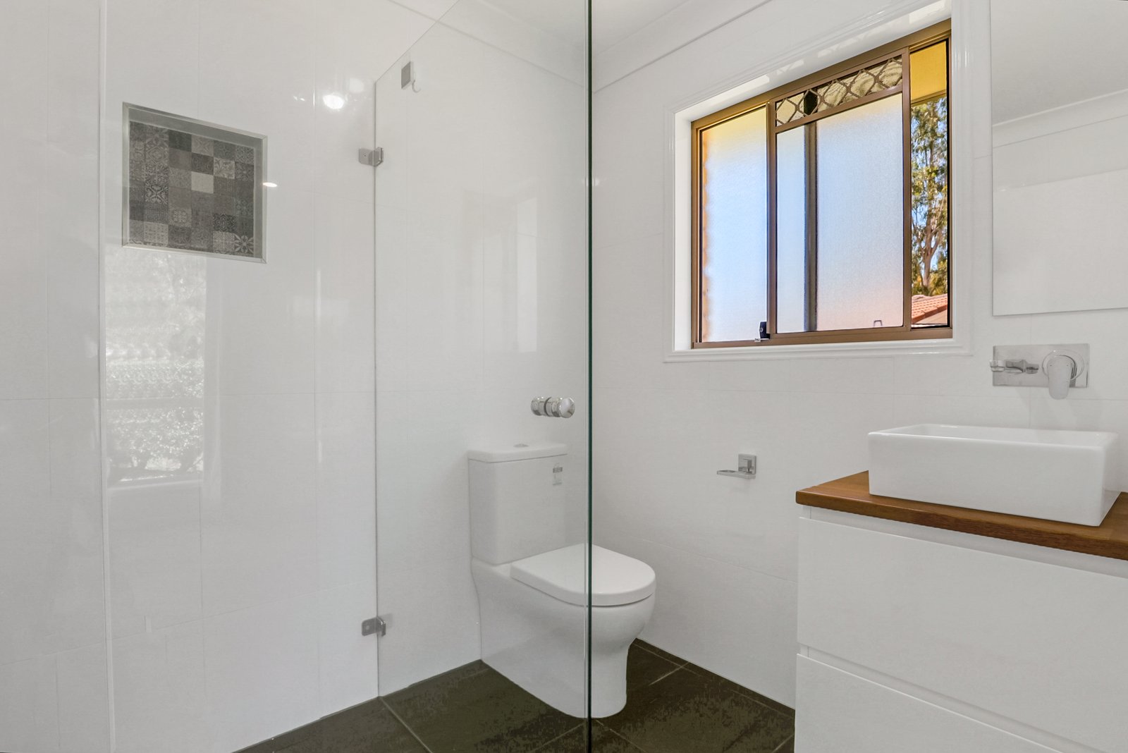 9 Warrigal Place ARANA HILLS 8