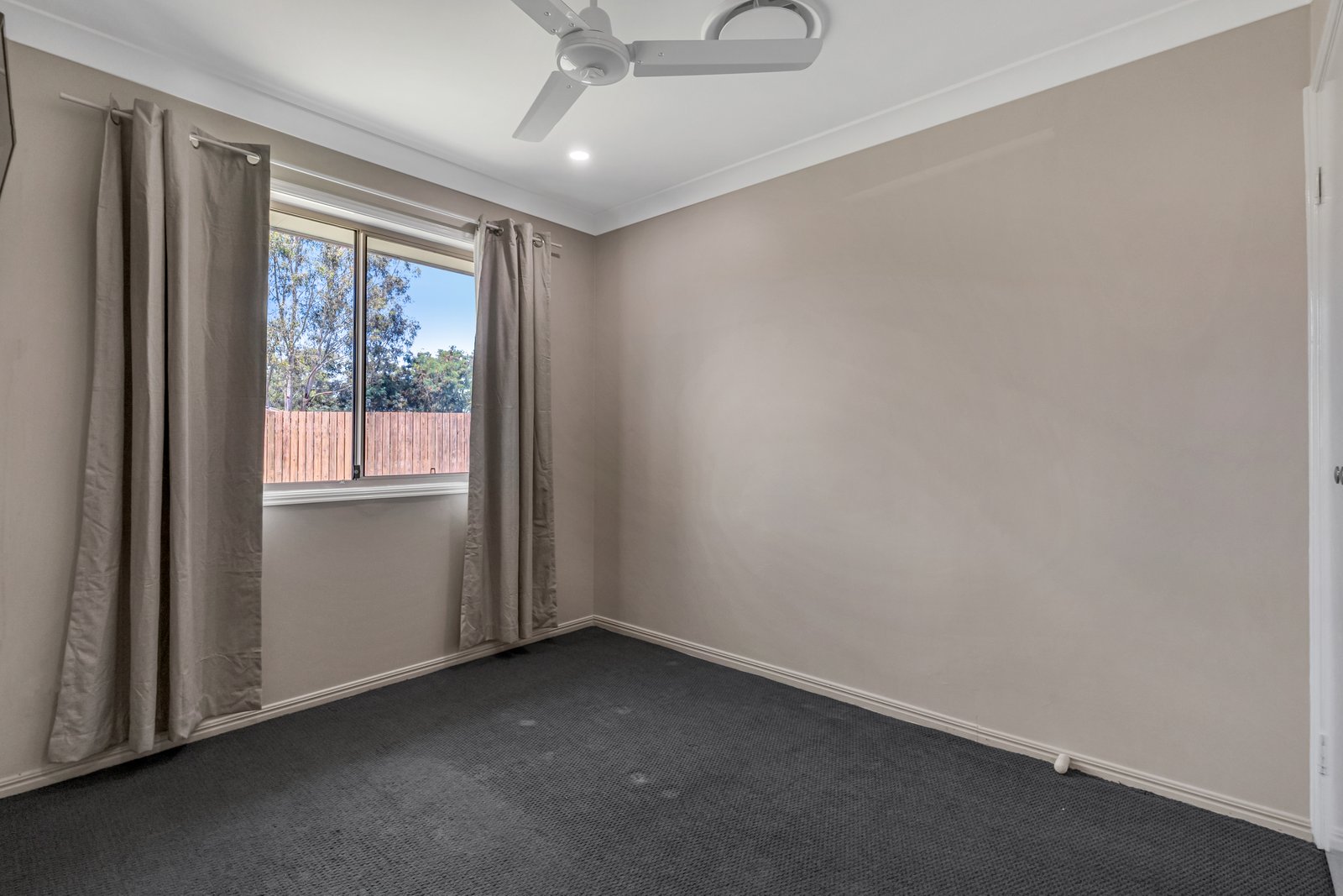 9 Warrigal Place ARANA HILLS 12