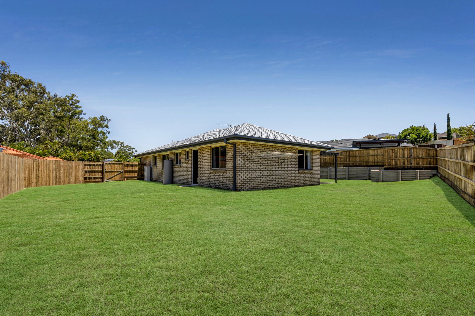 9 Warrigal Place ARANA HILLS 14