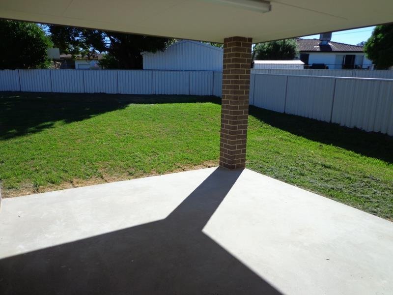 9 Water Gum Close TAMWORTH 8