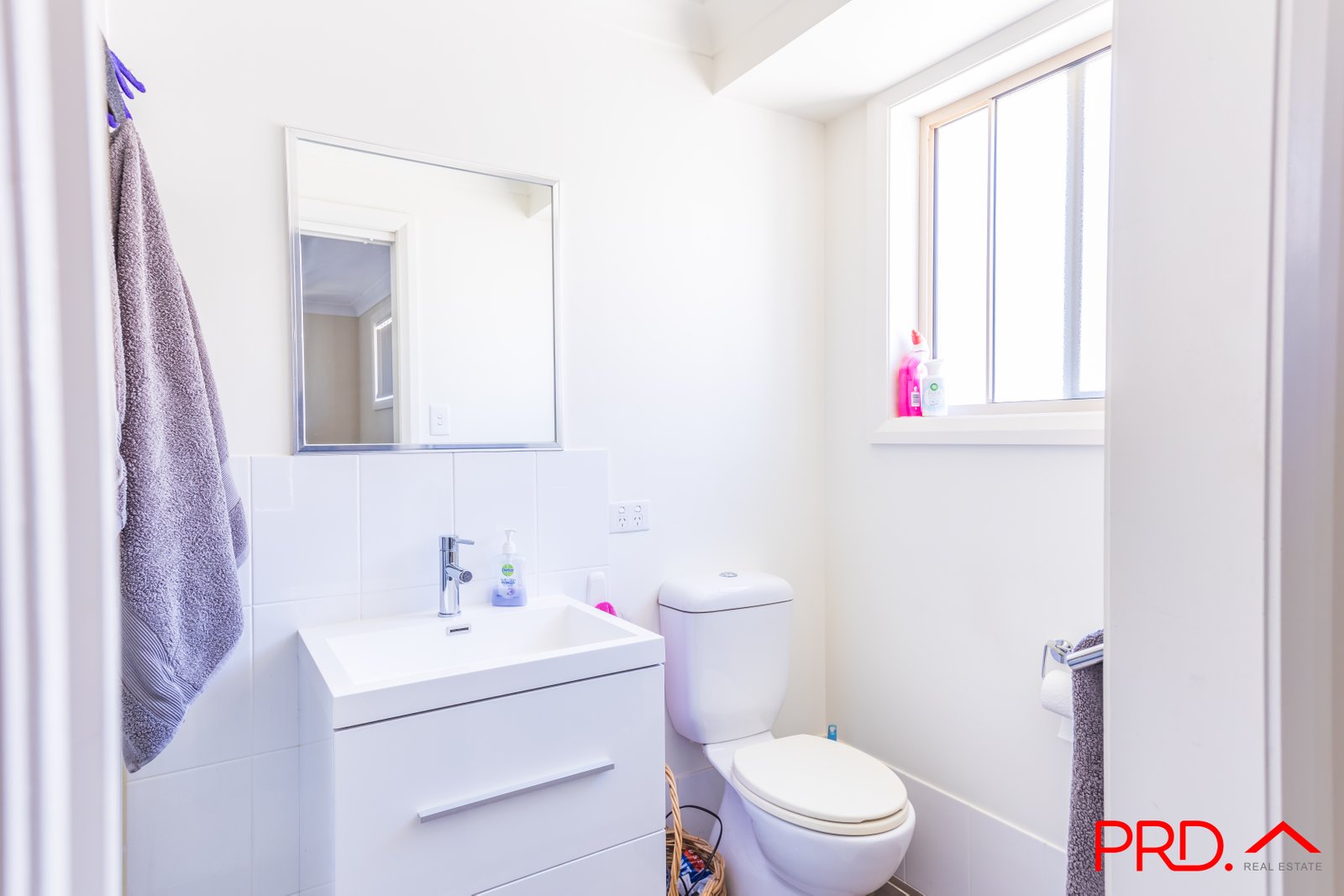 9 Water Gum Close TAMWORTH 8