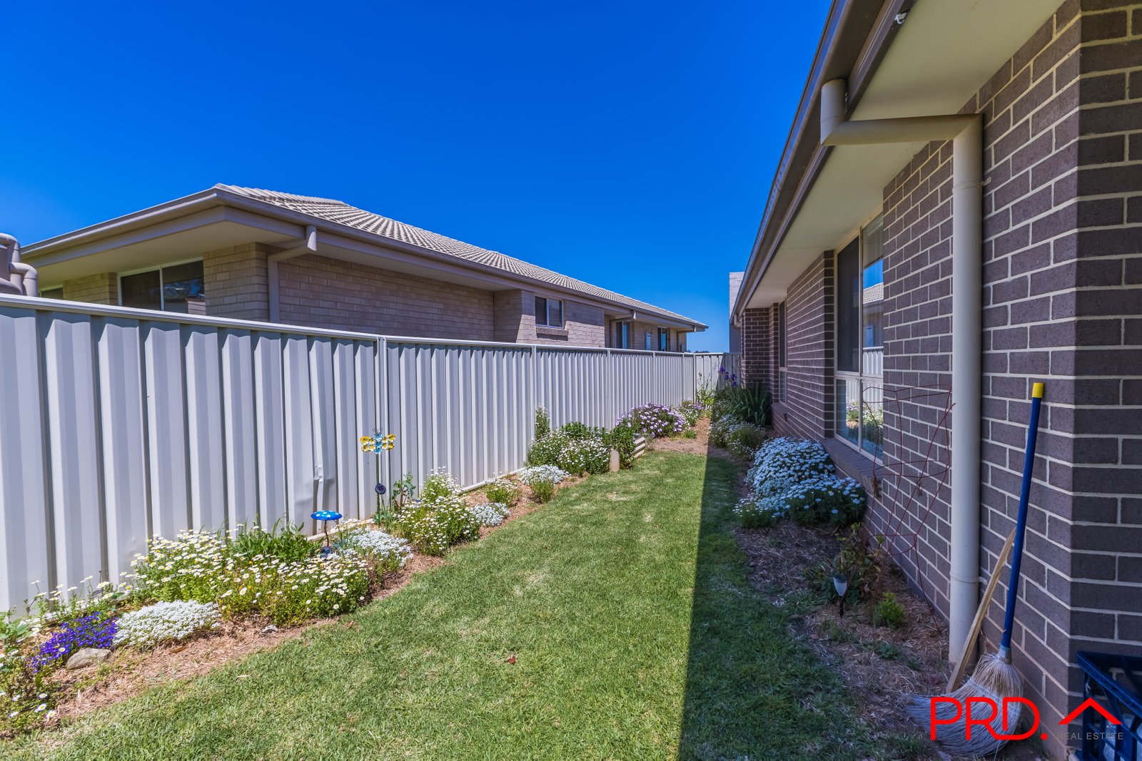 9 Water Gum Close TAMWORTH 18