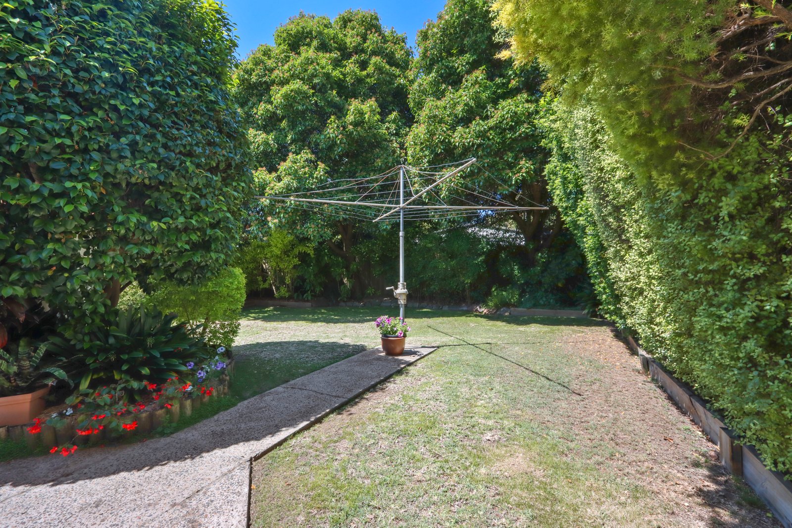 9 Westbrook Street BEVERLY HILLS 16