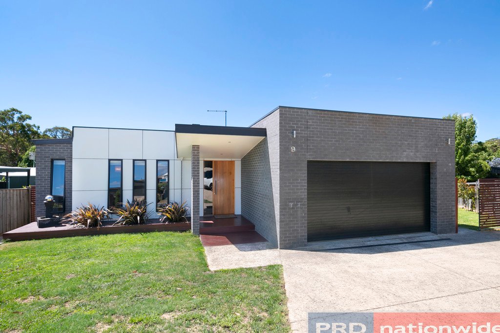 9 Whistler Close BROWN HILL 1