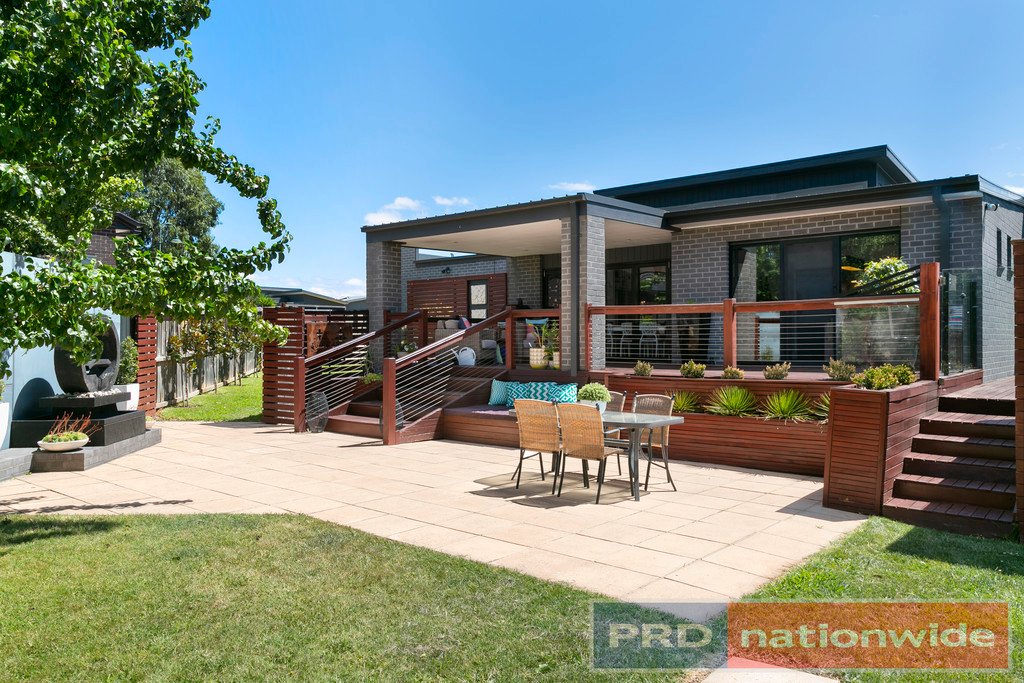 9 Whistler Close BROWN HILL 18