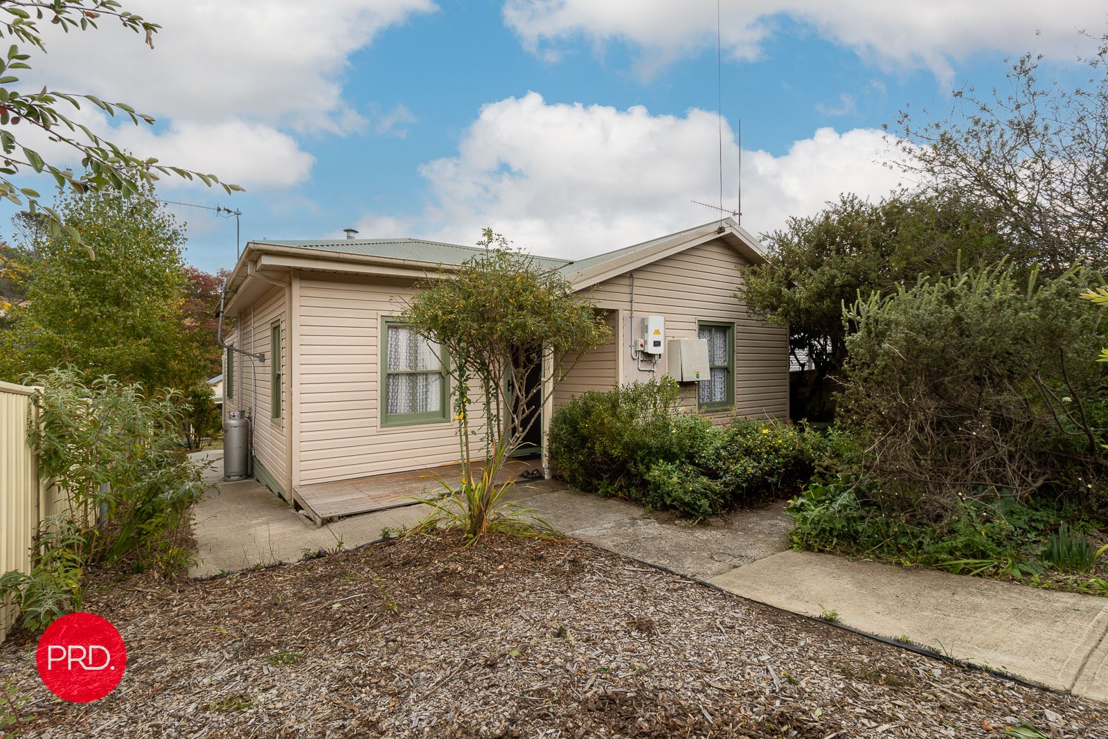 9 Wilga Street CAPTAINS FLAT 1