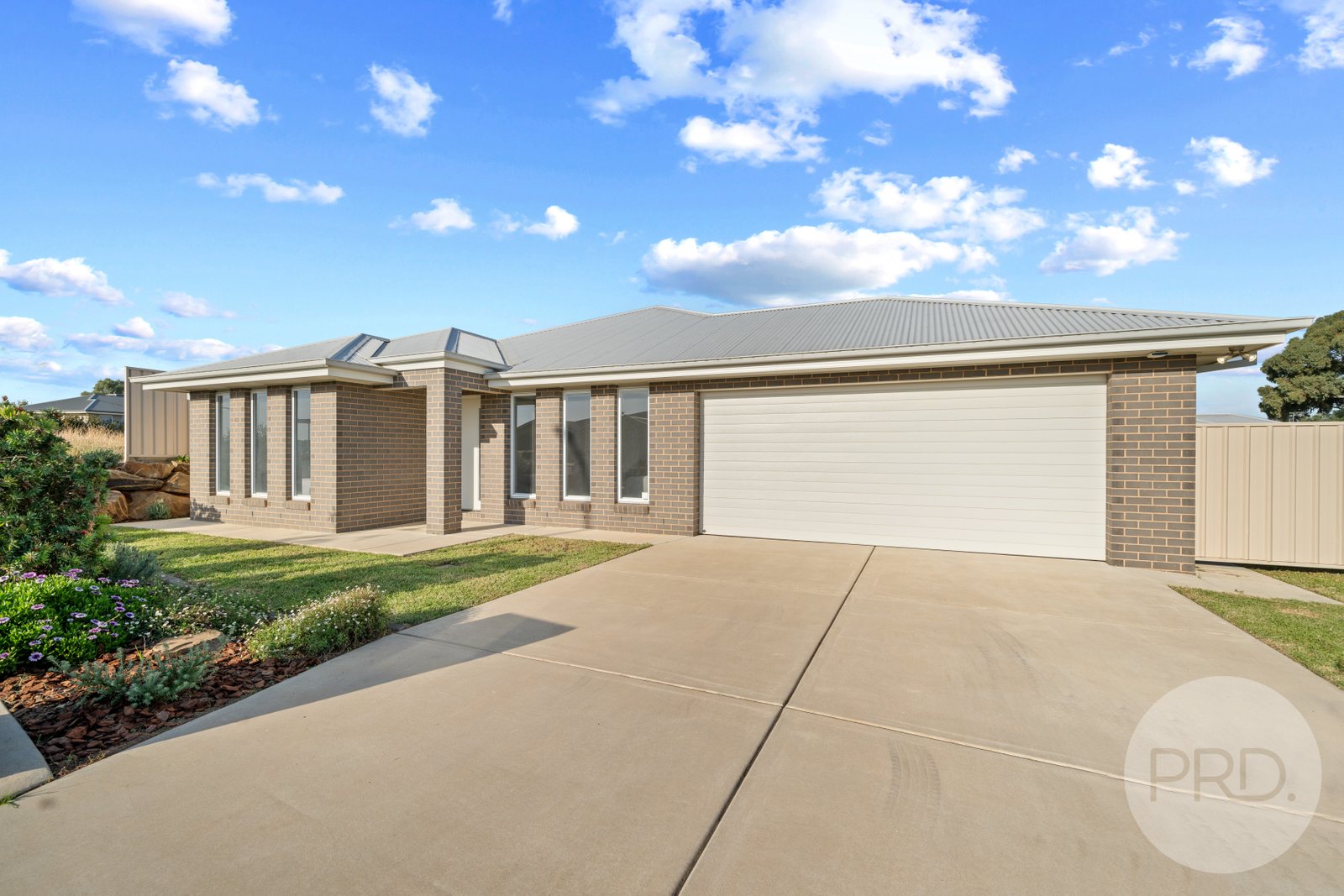 9 Winter Avenue GOBBAGOMBALIN 2