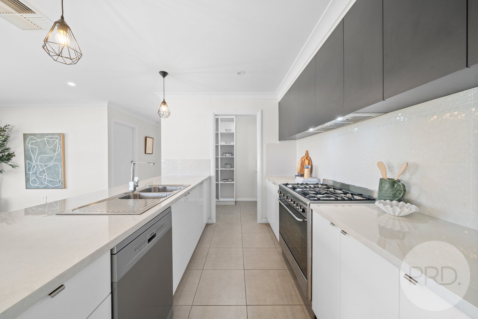 9 Winter Avenue GOBBAGOMBALIN 11