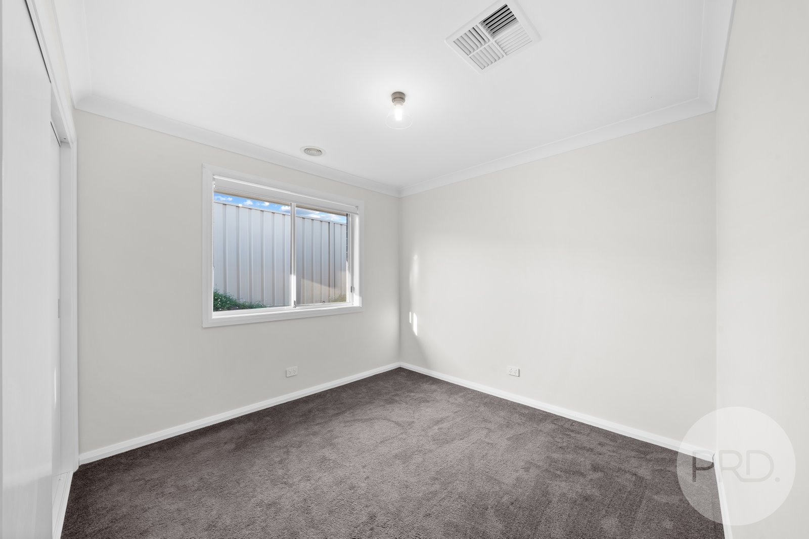 9 Winter Avenue GOBBAGOMBALIN 16