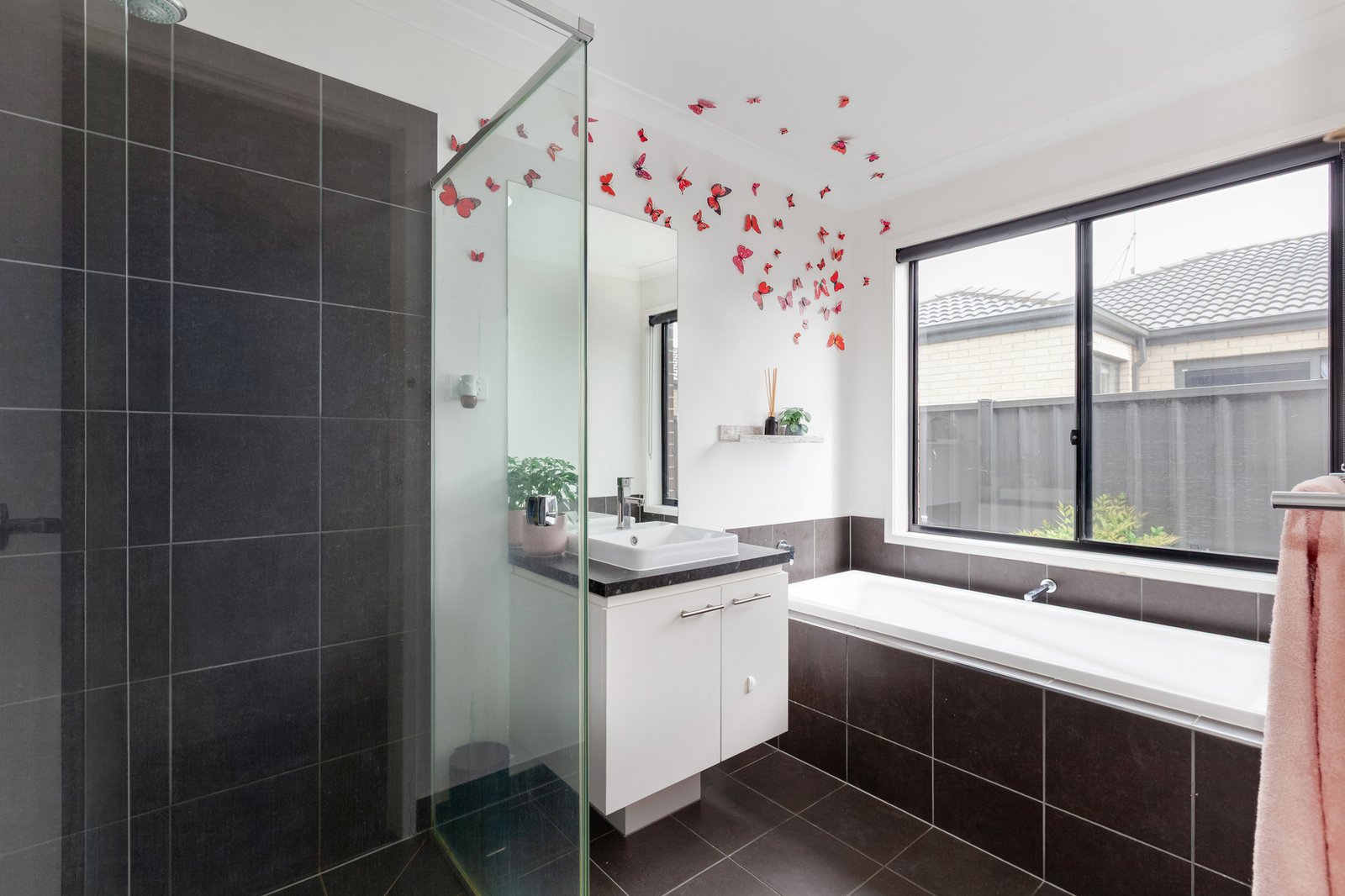 Gallery: 9 Wispering Ccrt