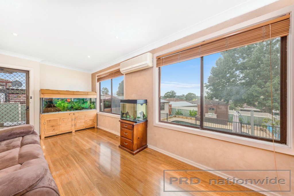 9 Wolstenholme Street RUTHERFORD 7