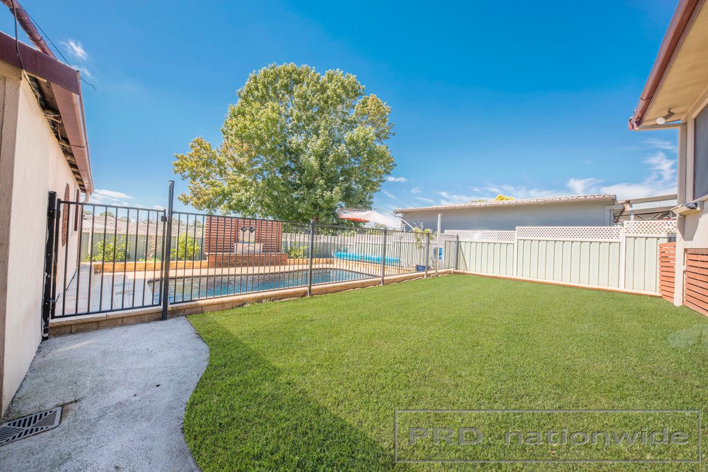 9 Wolstenholme Street RUTHERFORD 12
