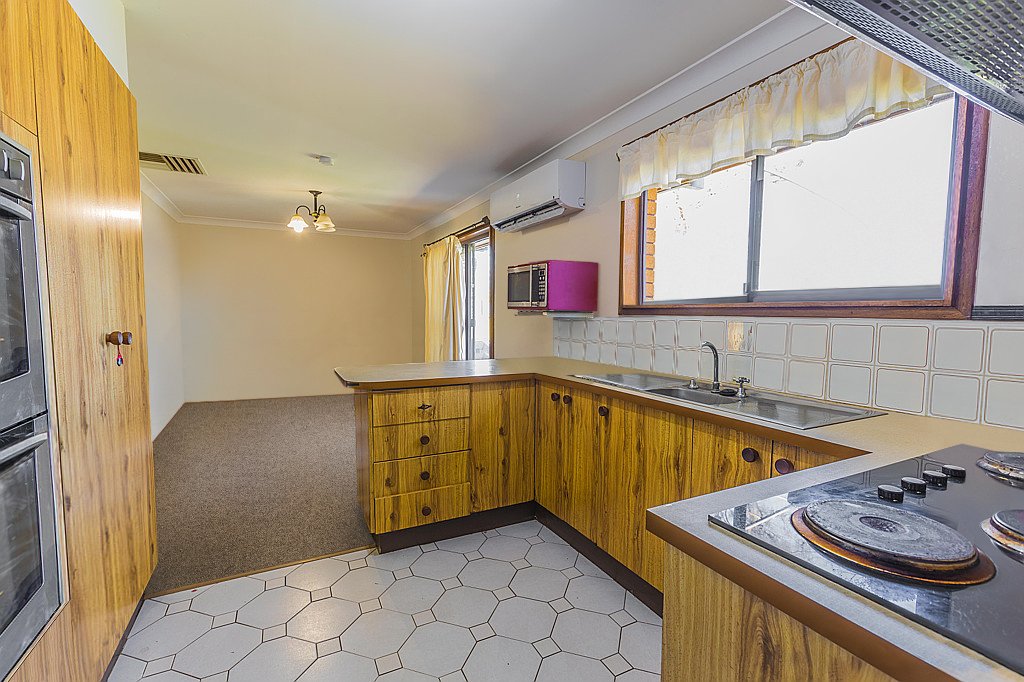 9 Woodbry Crescent TAMWORTH 5