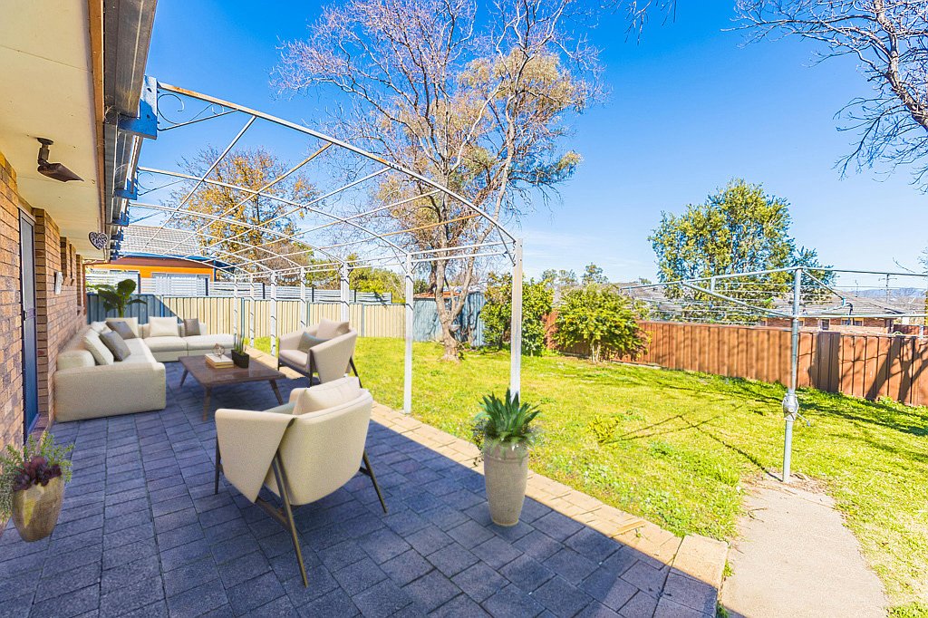 9 Woodbry Crescent TAMWORTH 8