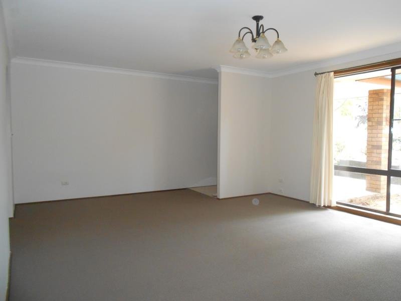 9 Woodbry Crescent TAMWORTH 2