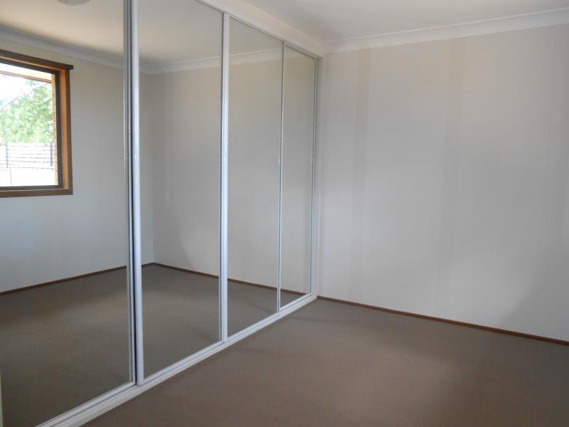 9 Woodbry Crescent TAMWORTH 5