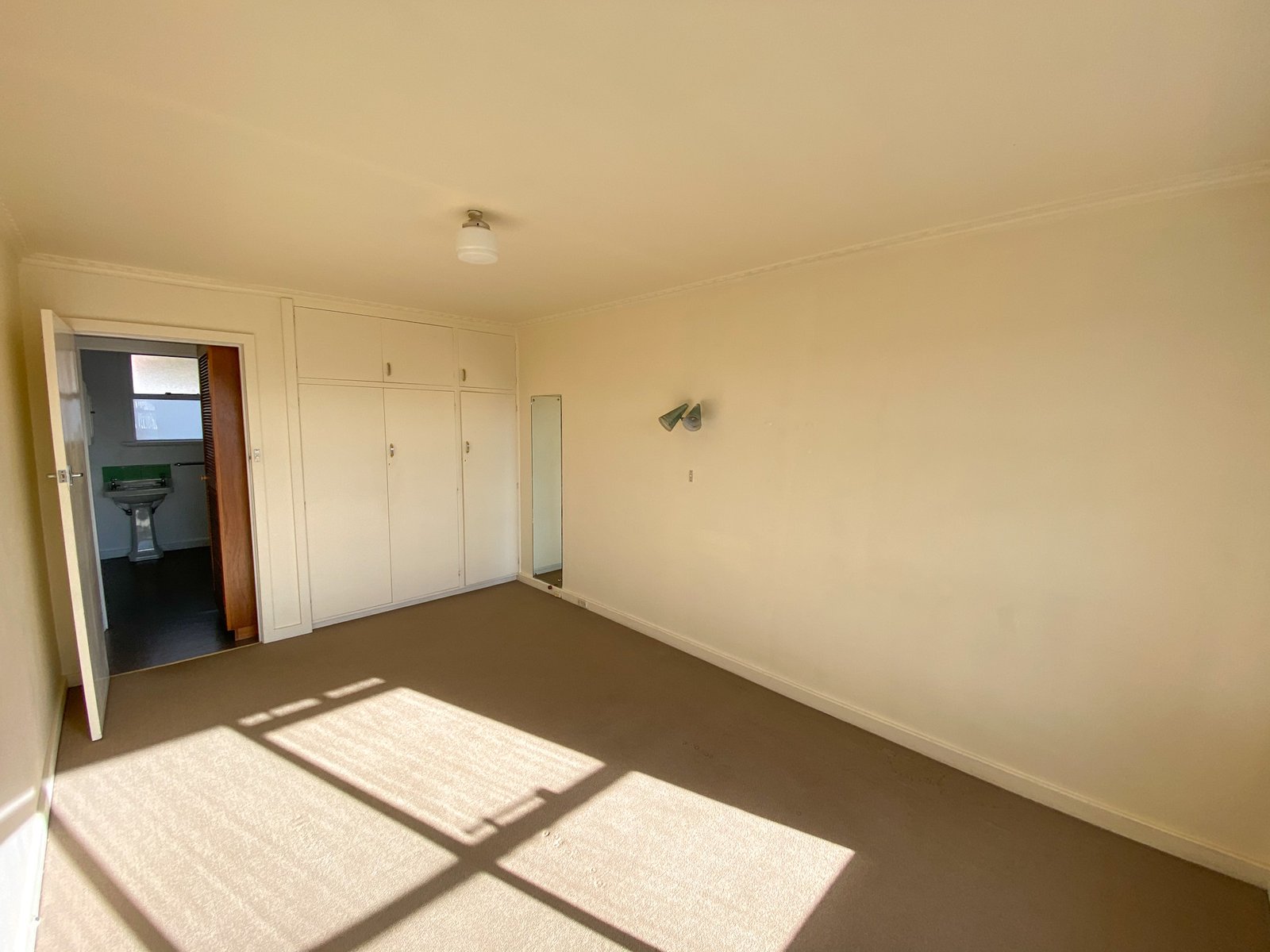 9 Woodlands Avenue NEW TOWN 9