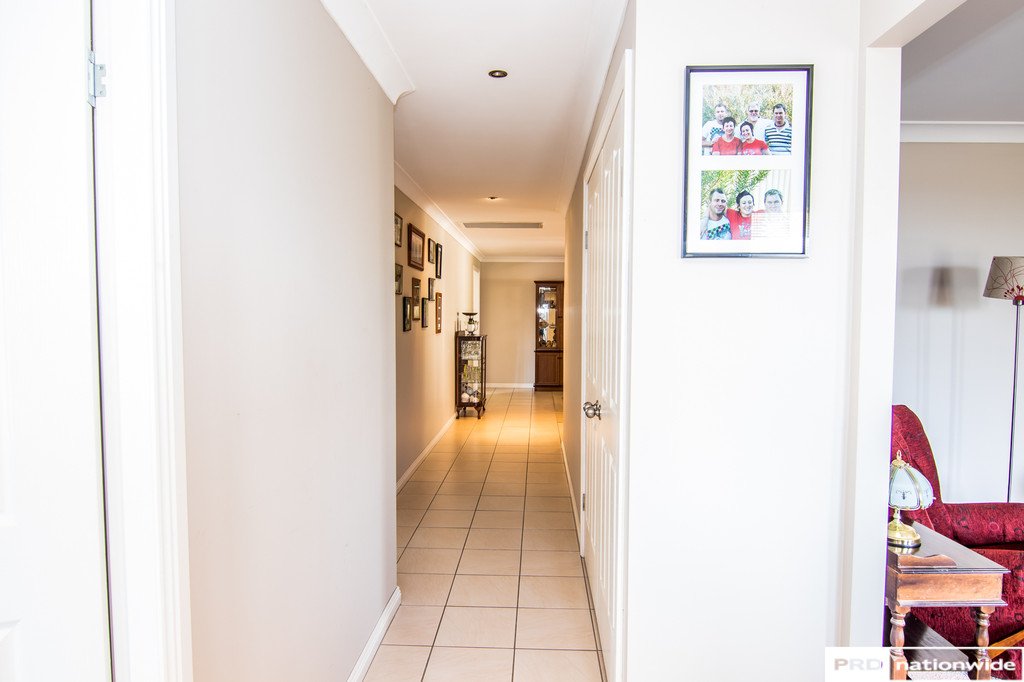 9 Woodside Road TAMWORTH 5