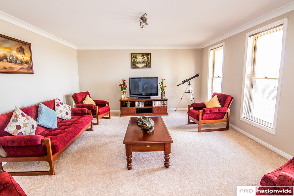 9 Woodside Road TAMWORTH 6