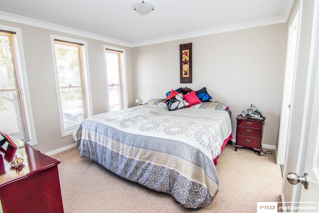 9 Woodside Road TAMWORTH 7