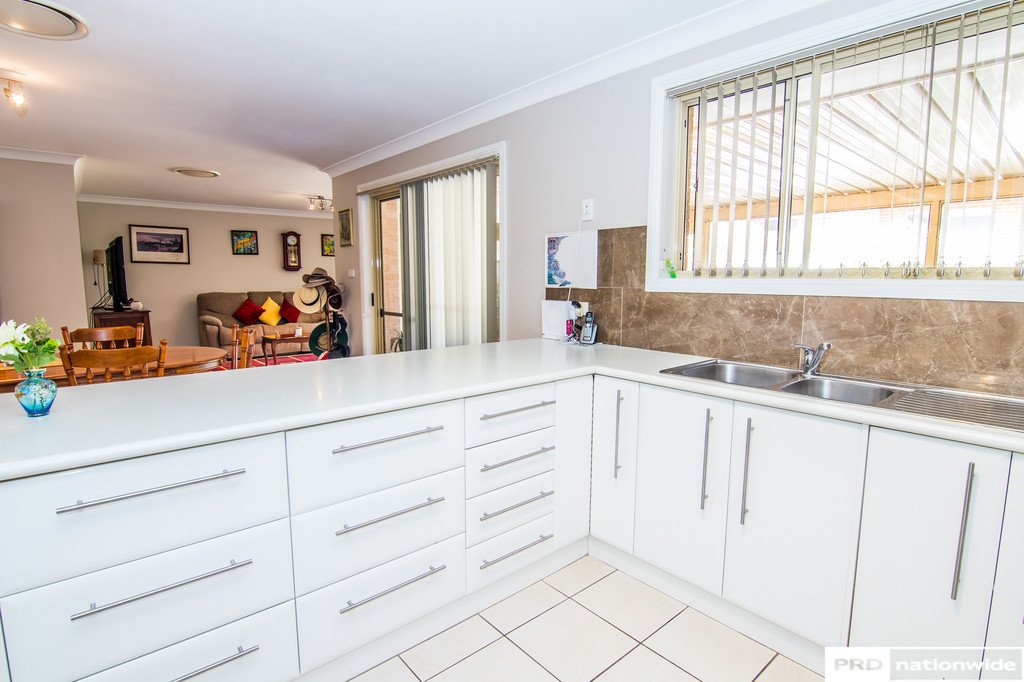 9 Woodside Road TAMWORTH 19
