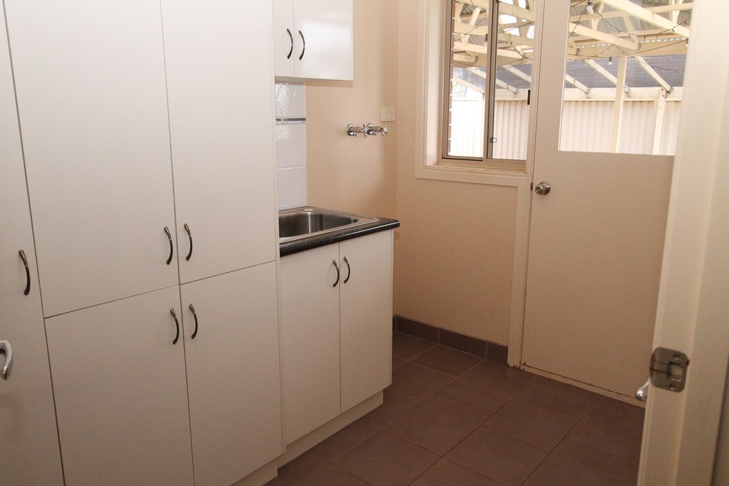 9 Yootha Court MINERS REST 11