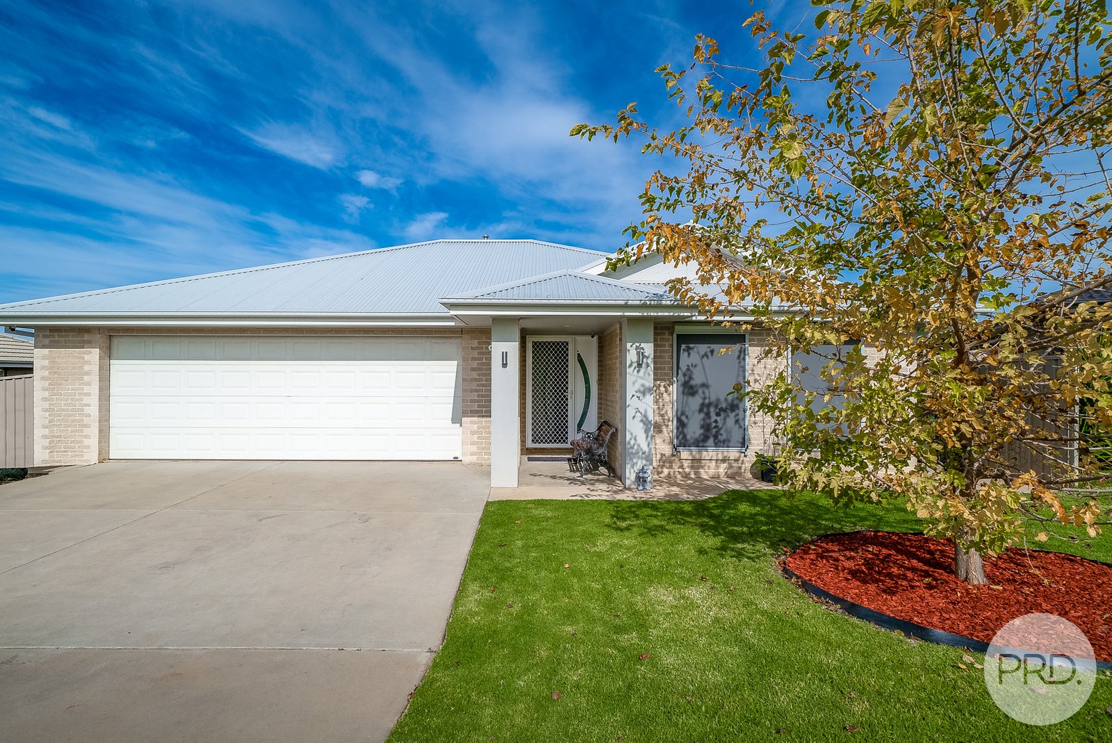 9 Yulong Street GLENFIELD PARK 1