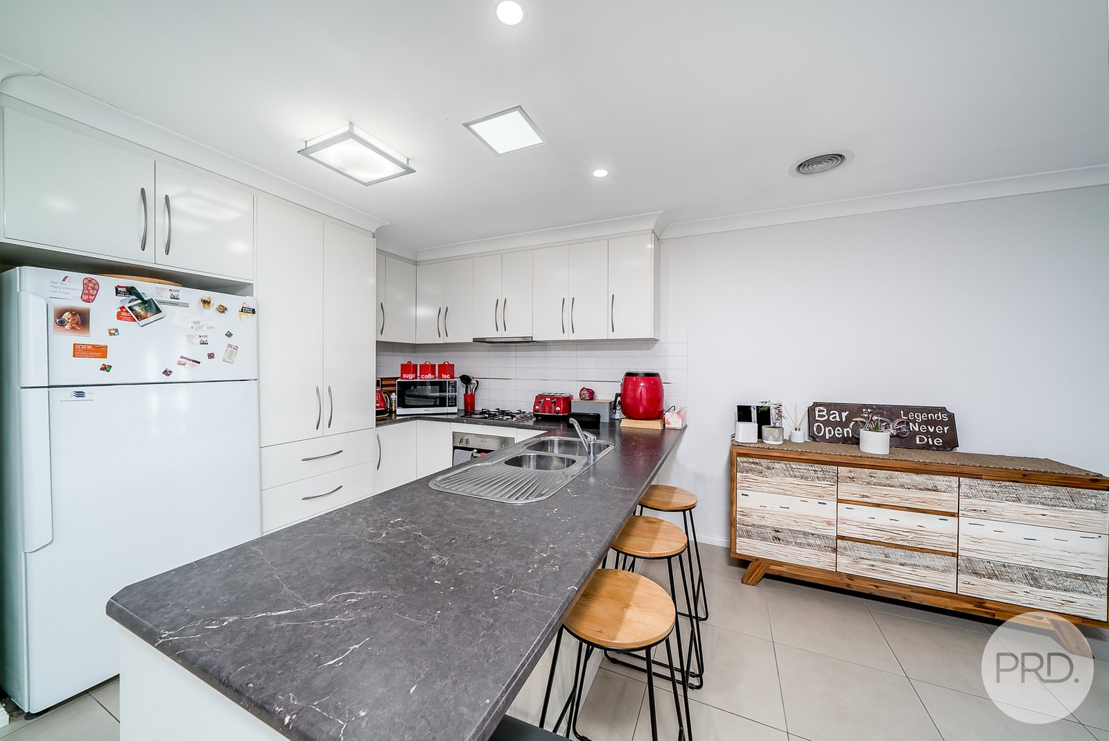 9 Yulong Street GLENFIELD PARK 2