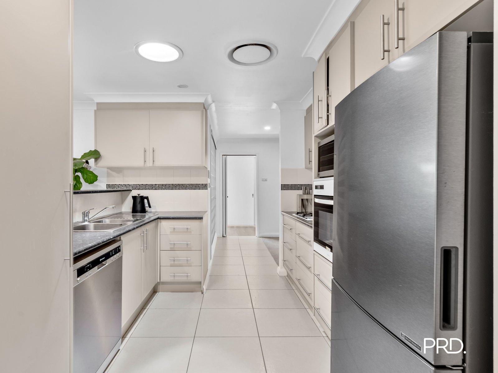 9 Yuroka St  GLENMORE PARK 5