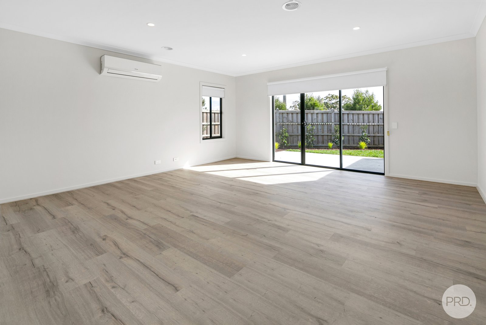 9 Zelkova Place LAKE GARDENS 4