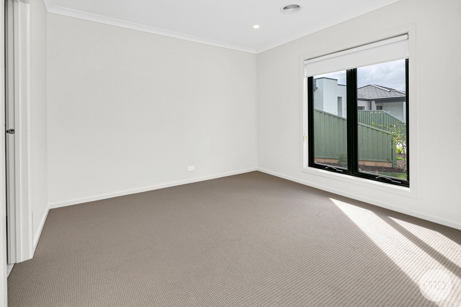 9 Zelkova Place LAKE GARDENS 6