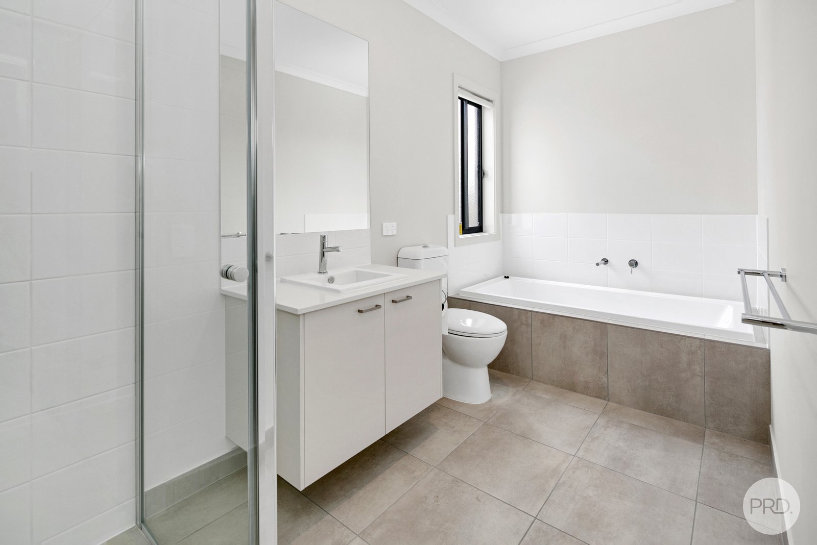 9 Zelkova Place LAKE GARDENS 10
